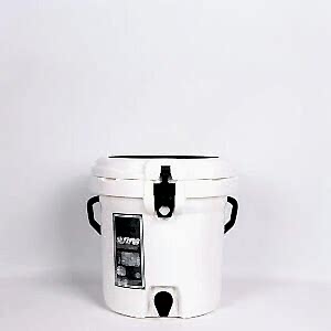 IGLOO Ultima 5 Gallon Musluklu RotoMold Fıçı Buzluk 19 Litre