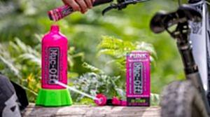 Muc-Off Bottle For Life Bundle Bisiklet Temizleme Şişesi ve 4'lü Punk Powder